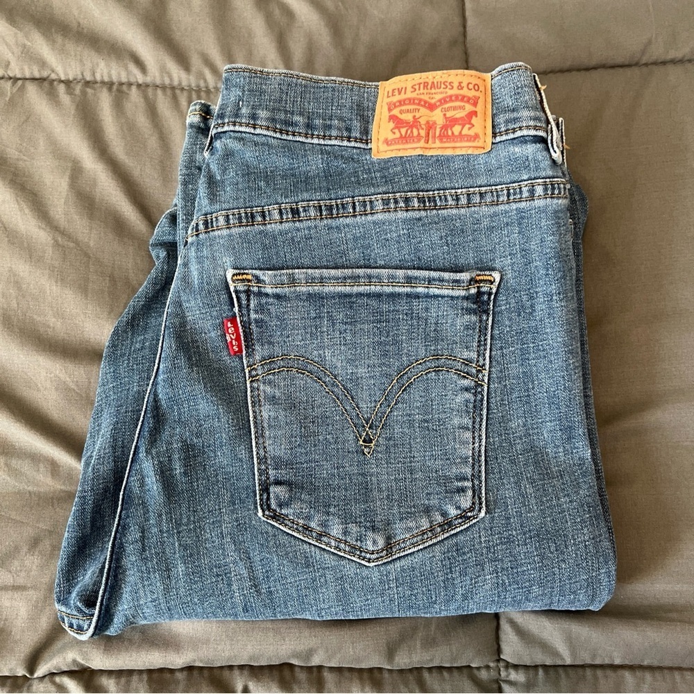 Levi's Classic Boot Cut Women's Jeans Size 10 Medium Wash